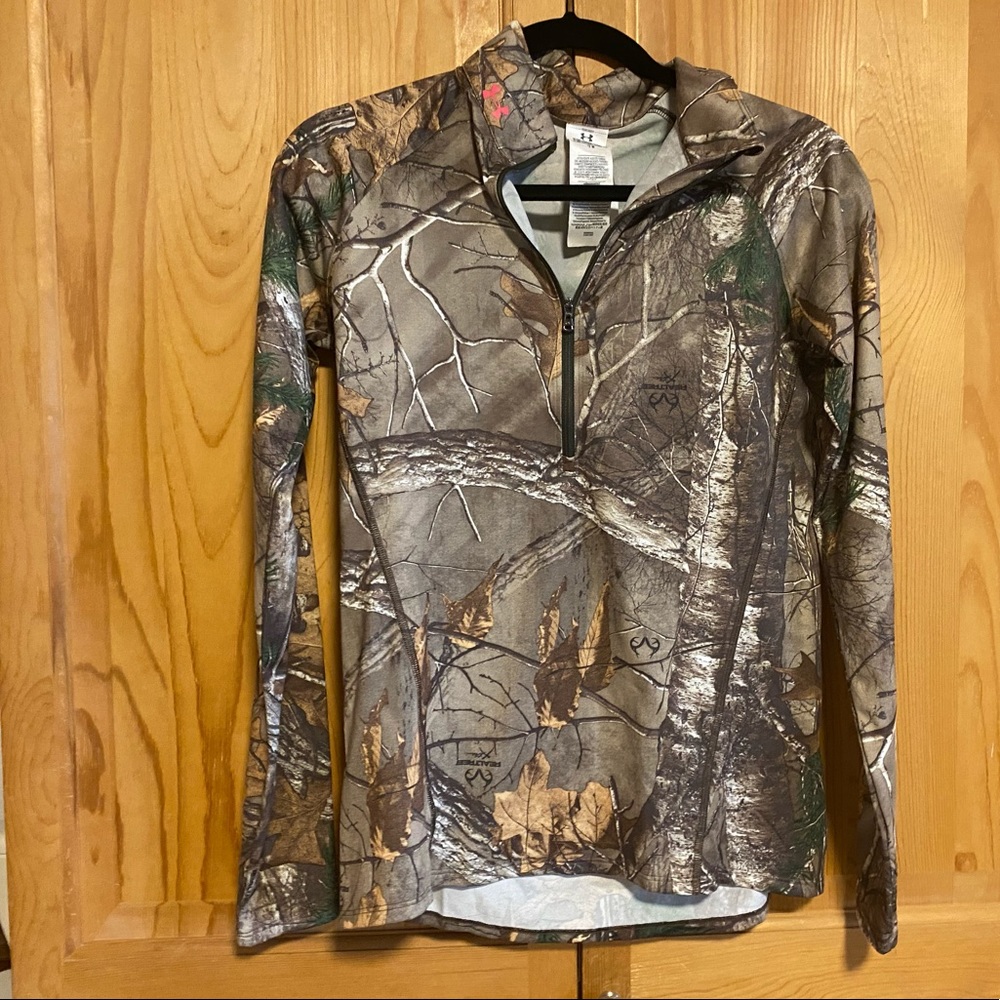 Under armour real tree quarter zip size M